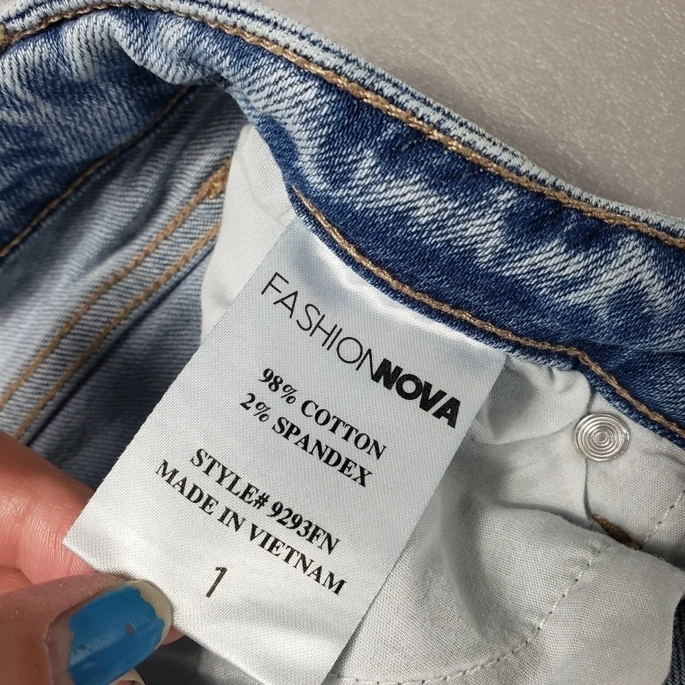 Fashion nova light wash highly ripped skinny jeans juniors size 1